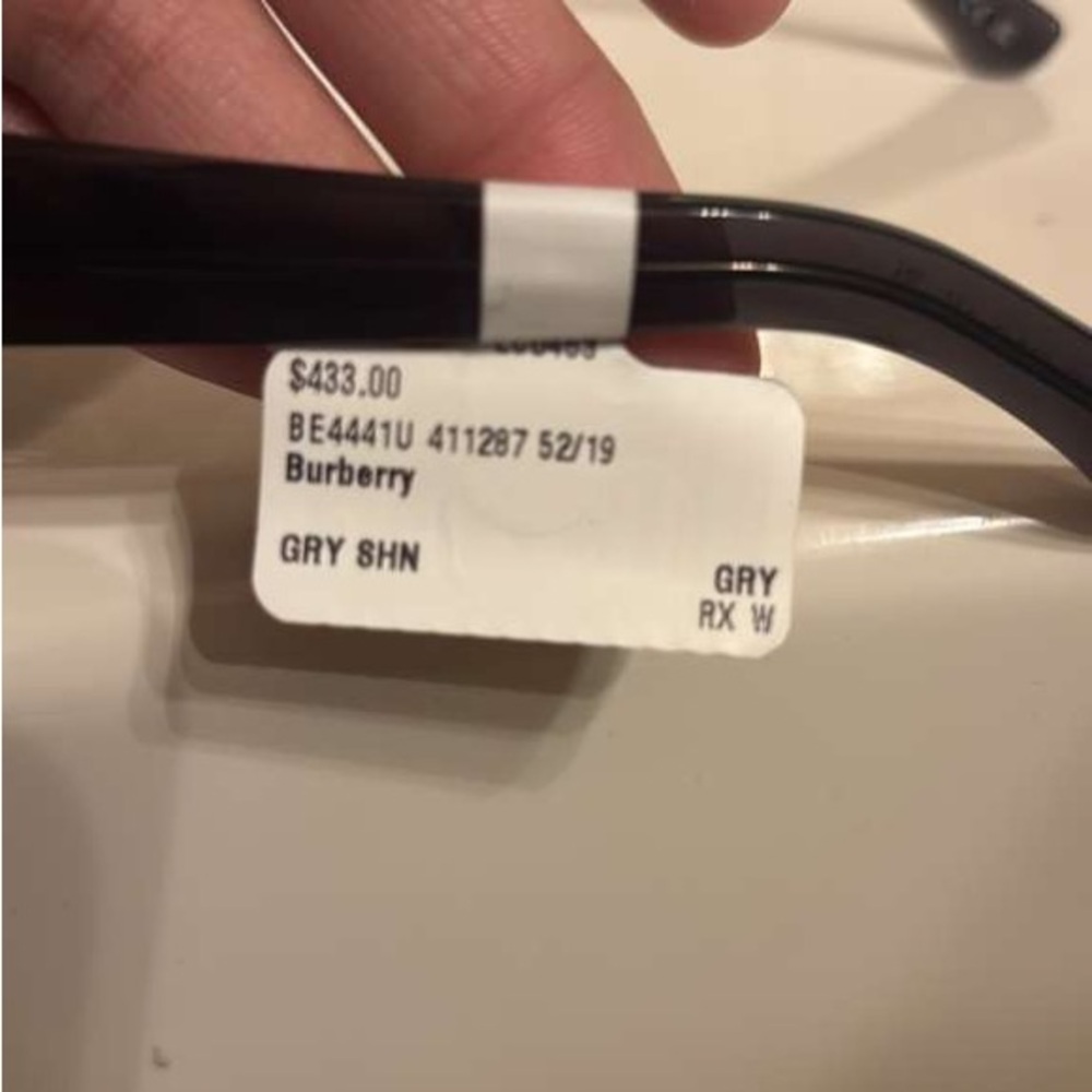 Burberry Black Rectangular Sunglasses with Dark L… - image 5